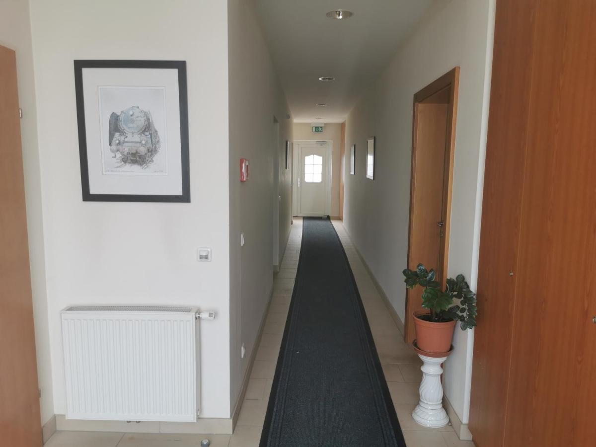 Hotel Lei'S Wok Neusiedl am See Esterno foto